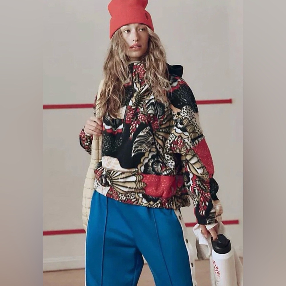 NWT Free People Wild & Free Printed Fleece Pullover in Wildflower Retro Combo M
